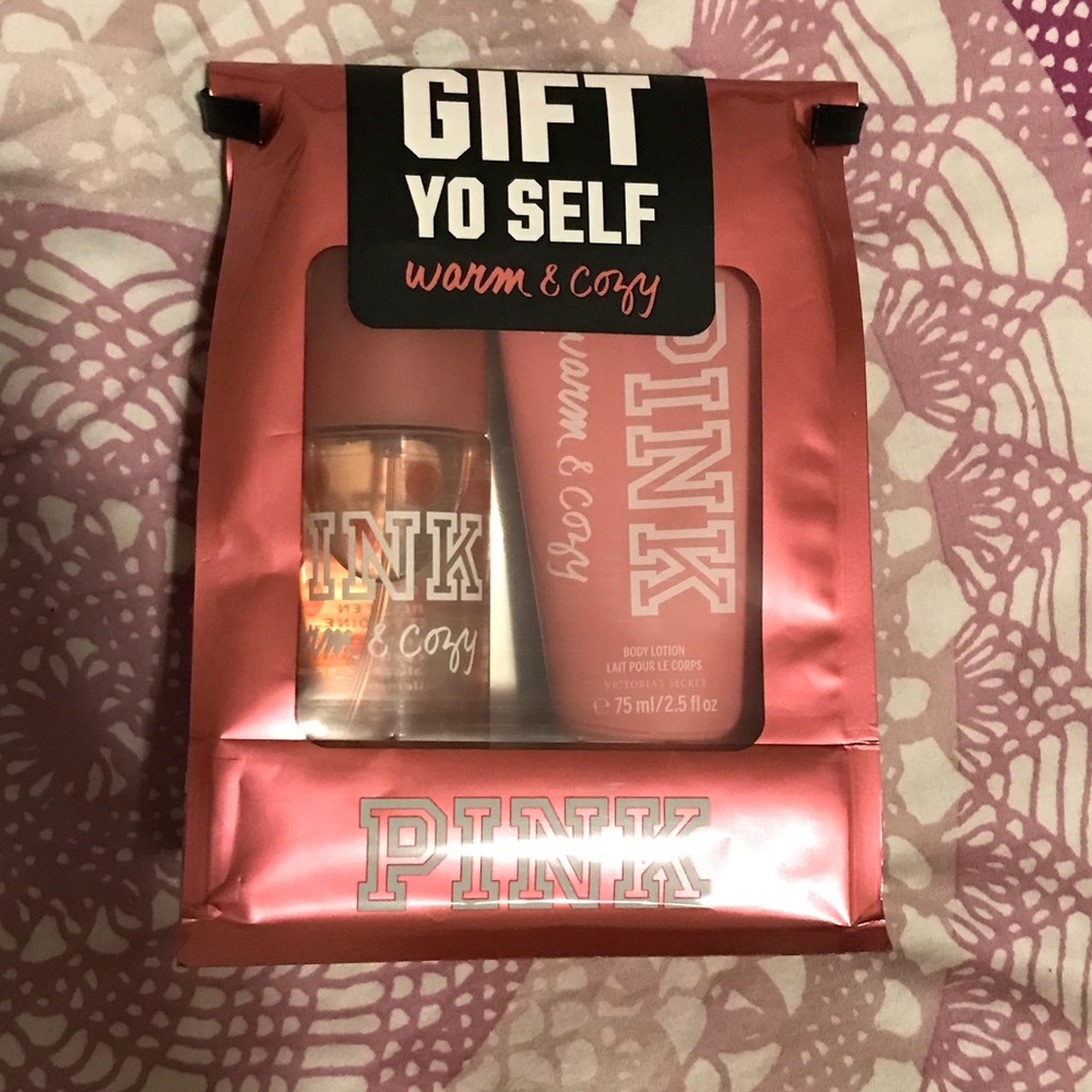 PINK Body Spray & Lotion Gift Set